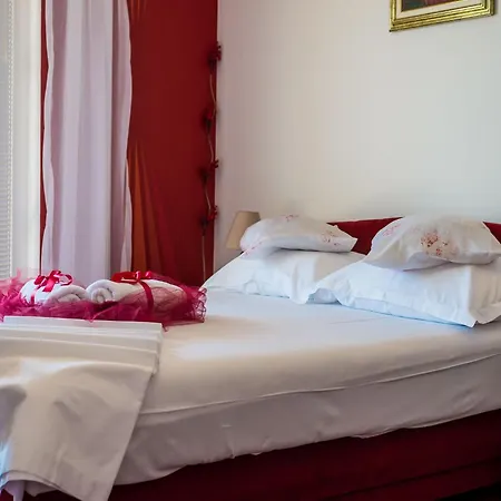 Aura - Comfort 3 With Shared Swimming Pool *