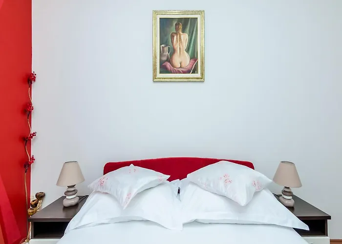 Aura - Comfort 3 With Shared Swimming Pool