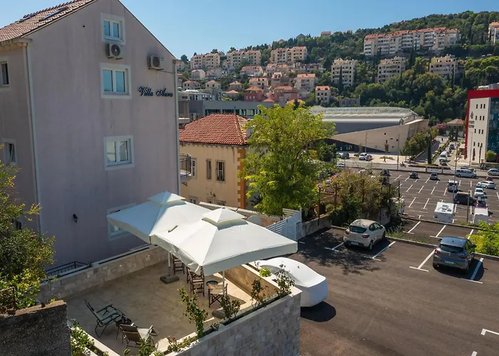 Aura - Comfort 3 With Shared Swimming Pool