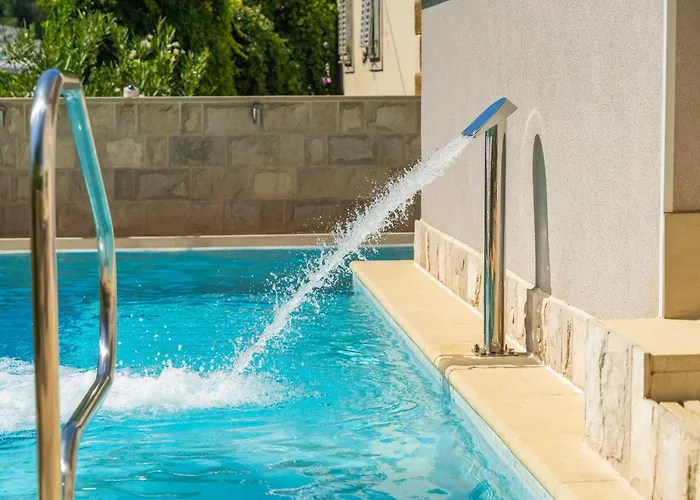 Aura - Comfort 3 With Shared Swimming Pool 아파트