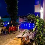 Aura - Comfort 3 With Shared Swimming Pool
