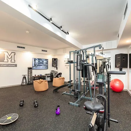 Aura - Comfort 3 With Shared Swimming Pool アパート